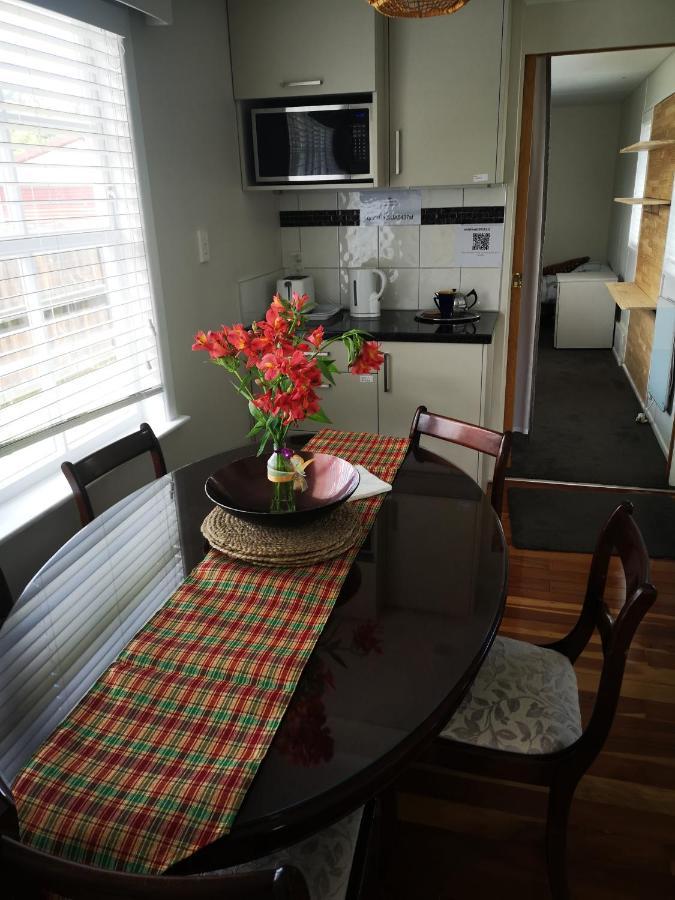 Cheerful 4 Bedroom Holiday Home Роторуа Экстерьер фото