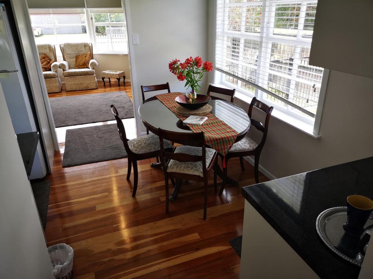 Cheerful 4 Bedroom Holiday Home Роторуа Экстерьер фото