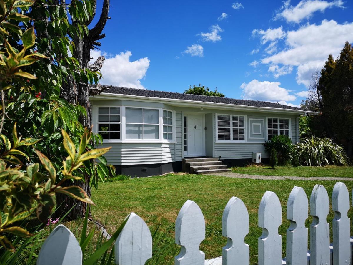 Cheerful 4 Bedroom Holiday Home Роторуа Экстерьер фото