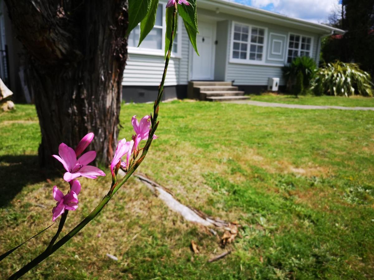 Cheerful 4 Bedroom Holiday Home Роторуа Экстерьер фото